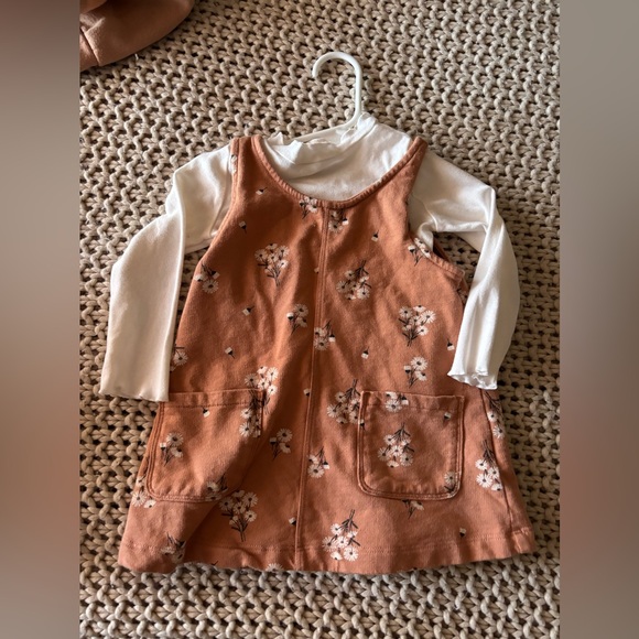 cute girl clothes lot 12-18m. Some clothes barely worn or not worn at all - Picture 3 of 13